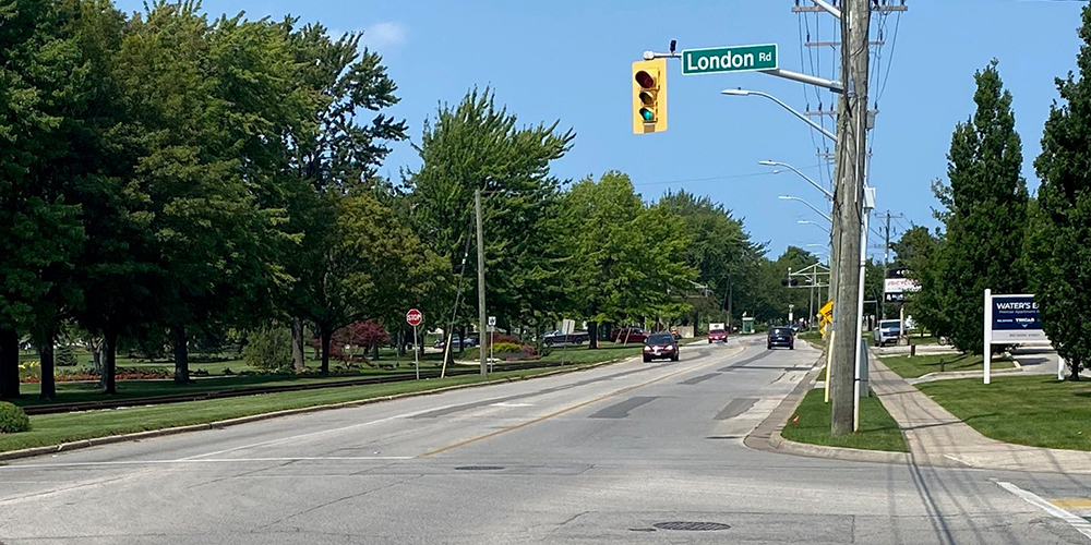 County Road 33 (Front Street) and London Road intersection